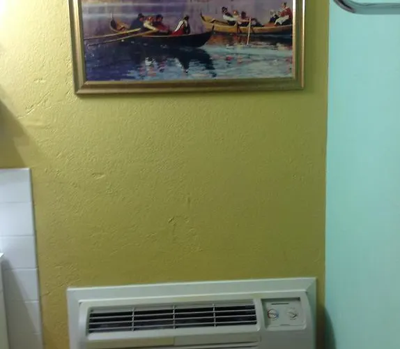 Motel Economy -
